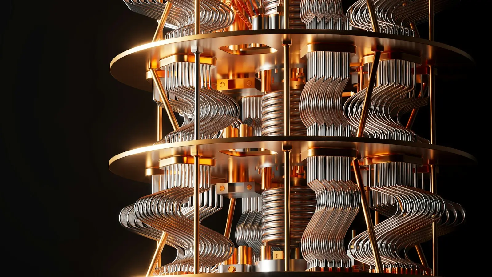 3D-Darstellung des Kühlteils eines supraleitenden Quantencomputers aus goldfarbenen Platten und gewundenen silbernen Kabeln